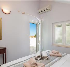 4 Bedroom Villa with Pool in Sevid near Primosten, Sleeps 8